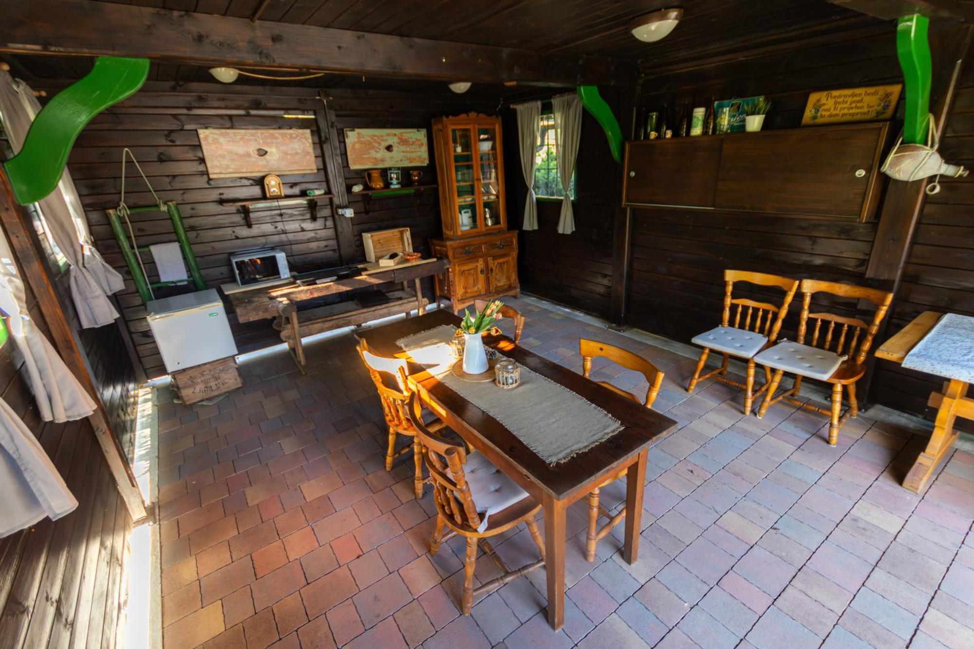Resort Pod Orehi - Bled - Apartma & Glamping & Savna Екстериор снимка