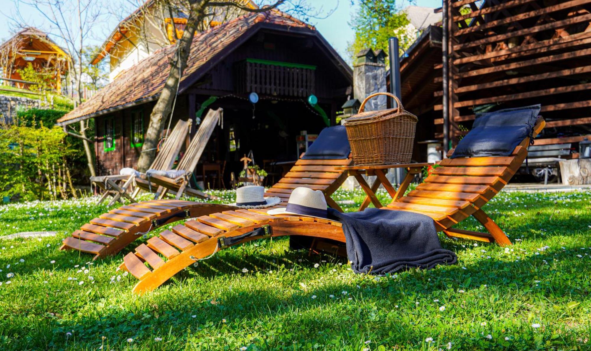Resort Pod Orehi - Bled - Apartma & Glamping & Savna Екстериор снимка