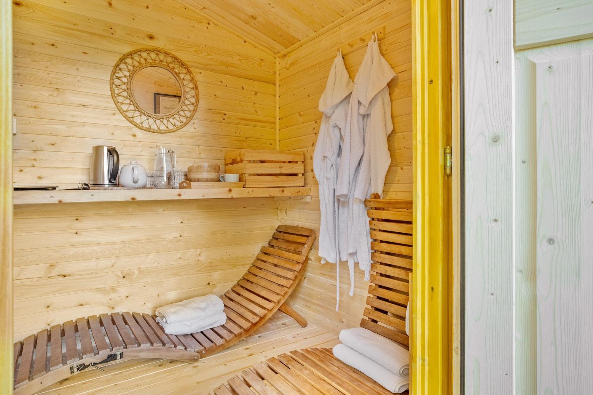 Resort Pod Orehi - Bled - Apartma & Glamping & Savna Екстериор снимка