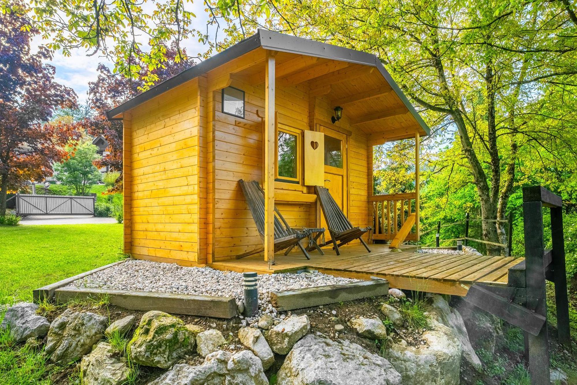 Resort Pod Orehi - Bled - Apartma & Glamping & Savna Екстериор снимка