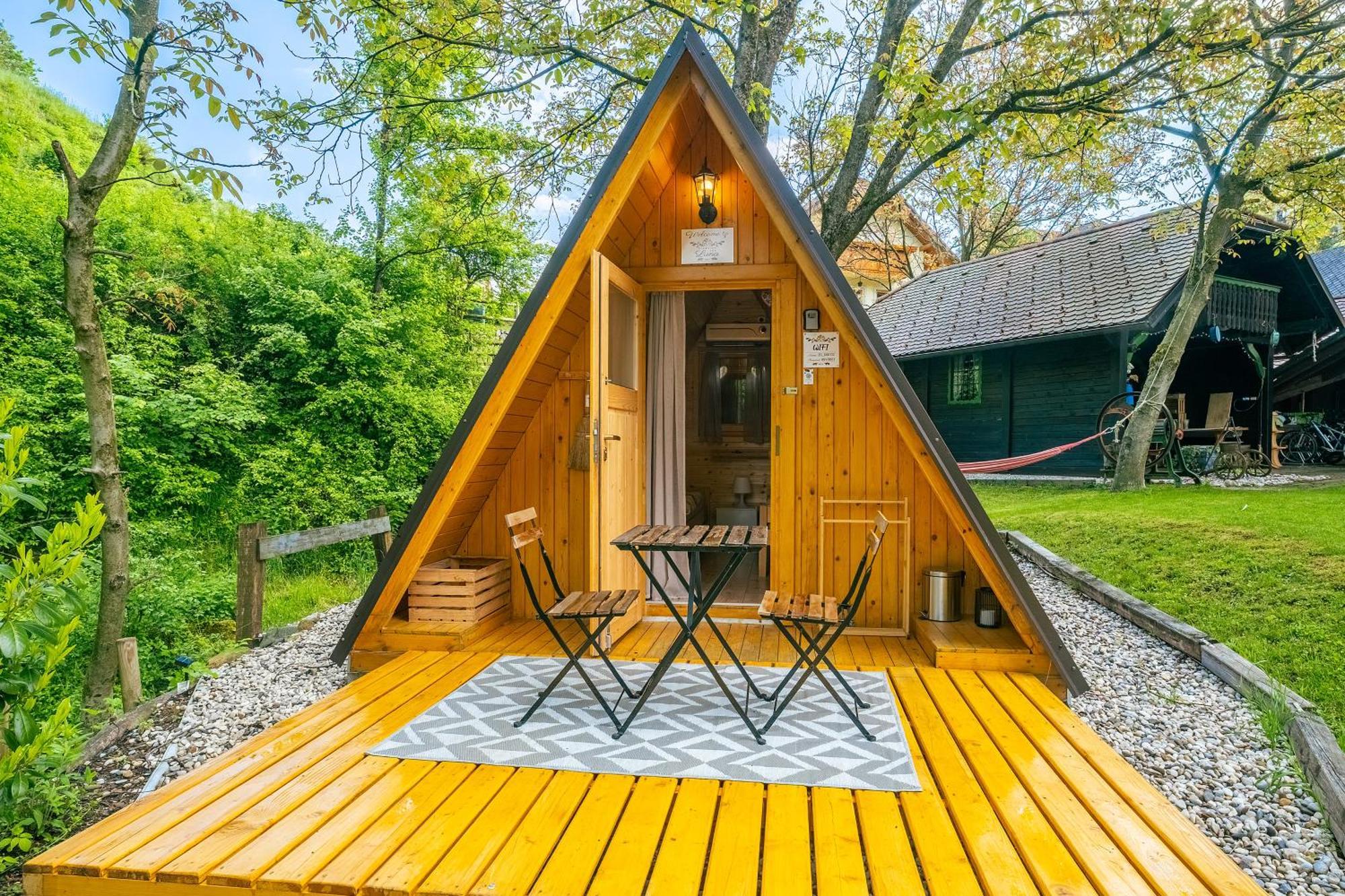 Resort Pod Orehi - Bled - Apartma & Glamping & Savna Екстериор снимка