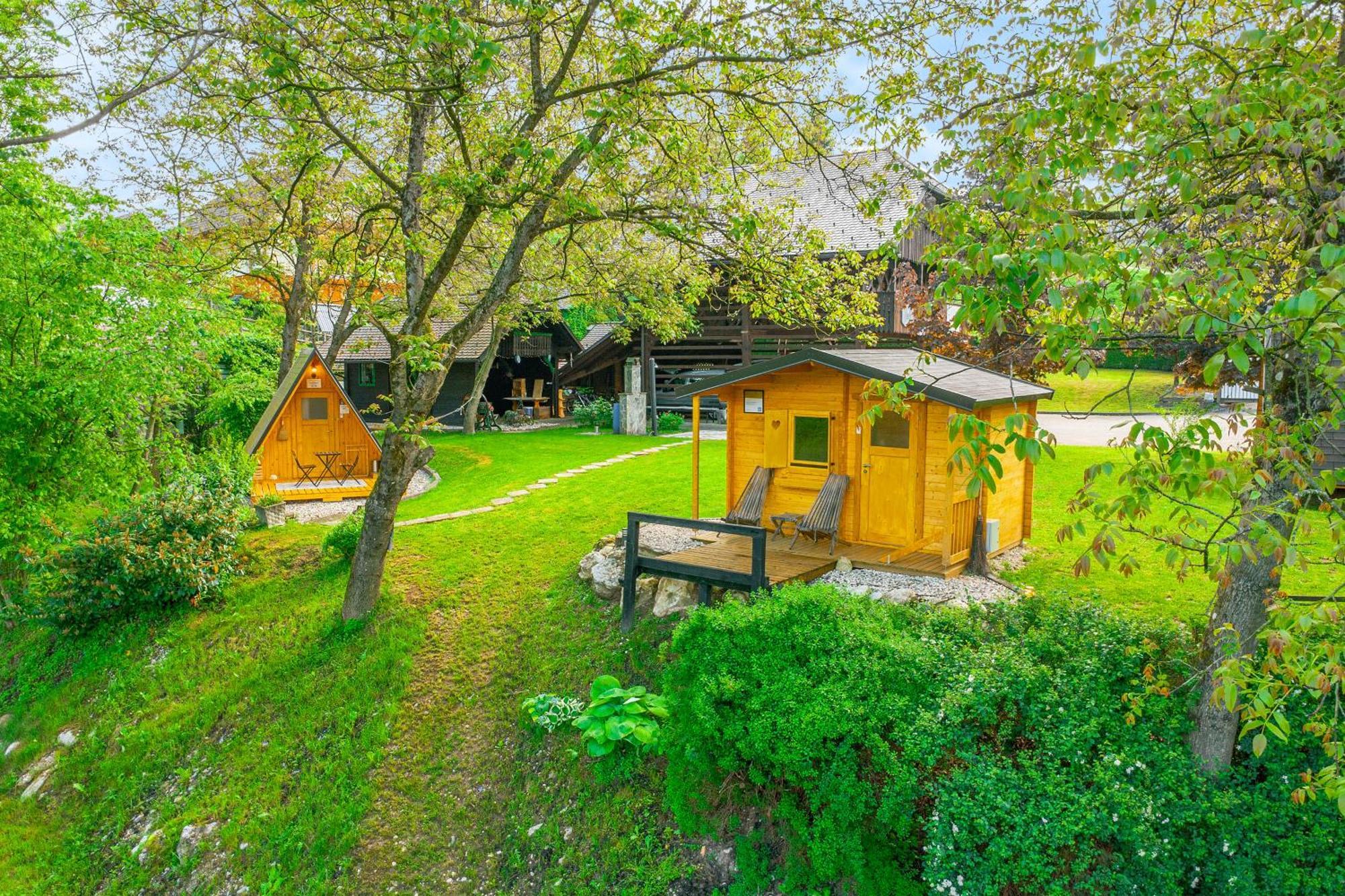 Resort Pod Orehi - Bled - Apartma & Glamping & Savna Екстериор снимка